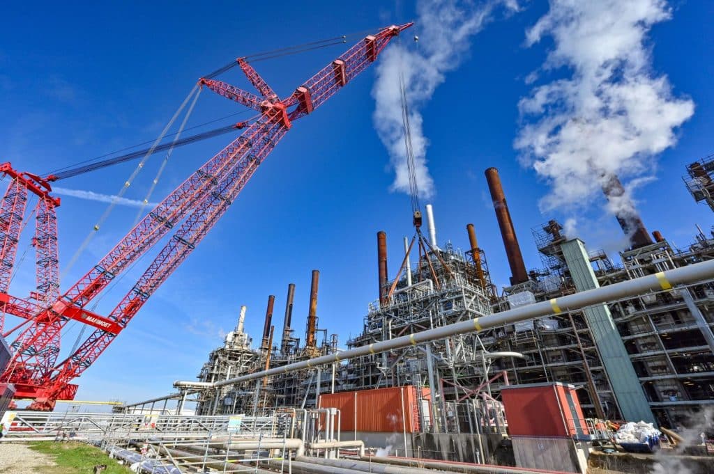 Groot onderhoud Shell Chemicals Park Moerdijk