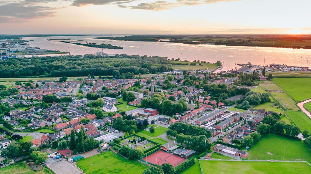 Rijk en regio zetten gezamenlijke stappen voor toekomst Powerport regio Moerdijk, inclusief Amergebi